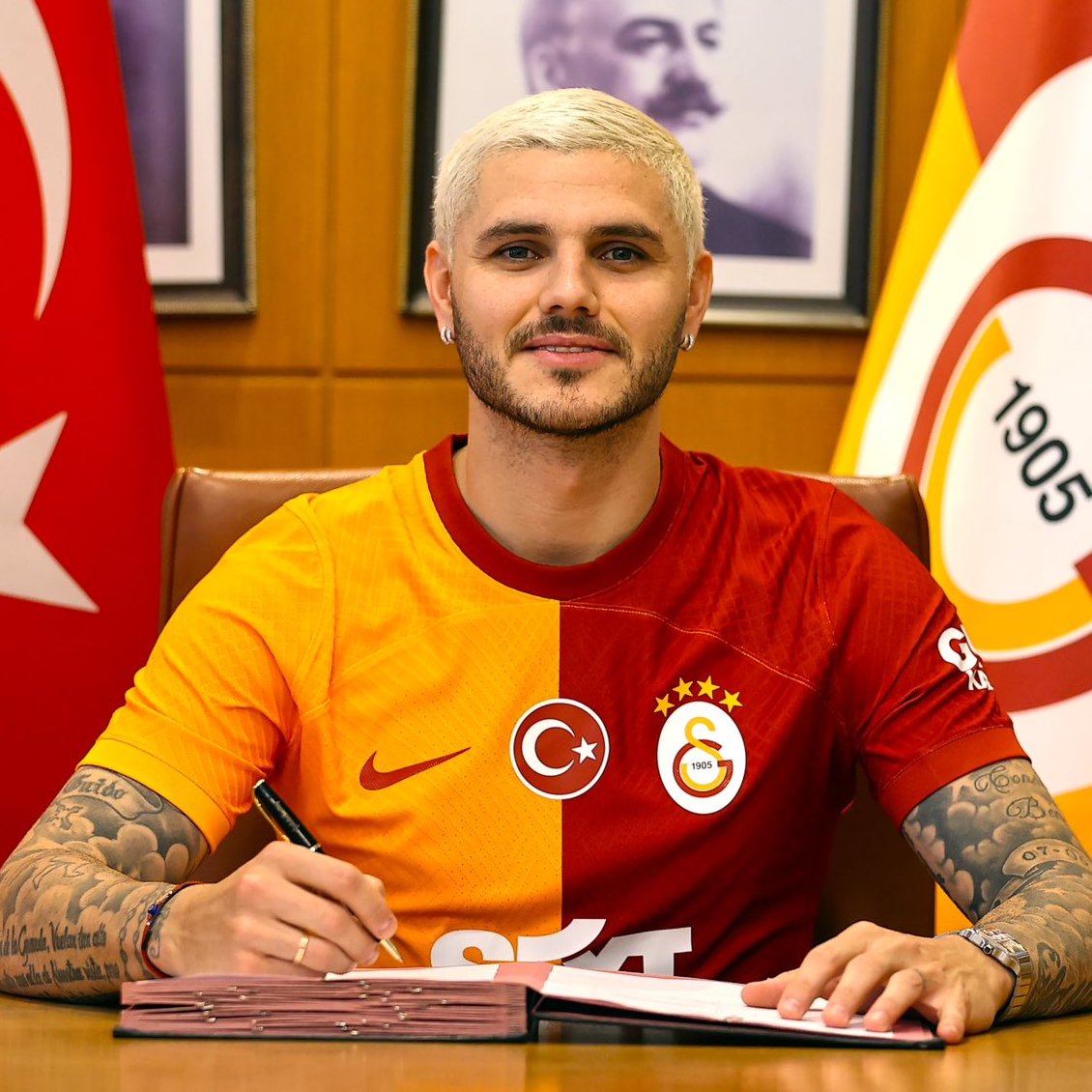 nexygs9's tweet photo. #SONDAKİKA

🚨💣 #Galatasaray'ın Mauro Icardi yüzünden eli kolu bağlı durumda.

[@yagosabuncuoglu] Youtube https://t.co/VgMG7KI53T