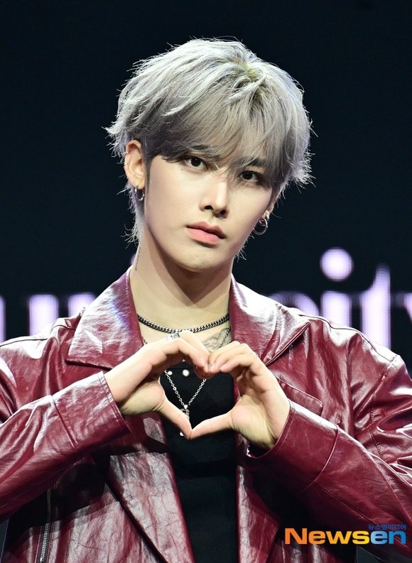 RICKYGLOBAL_'s tweet photo. [📰] 260526 — #RICKY debut KSTYLE article

🔗 : https://t.co/j3yMrZ9jcF

#리키 #沈泉锐 #リッキー #AND2BLE #앤더블 https://t.co/2zrOT7iS7Z