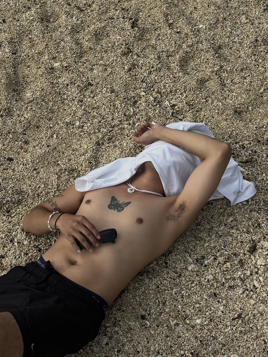 spamfrompj's tweet photo. in calvin klein? https://t.co/CucmTjyKIs