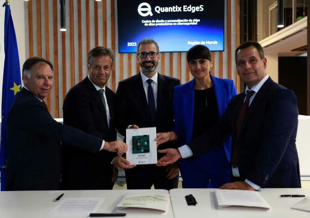 CreusMoreira's tweet photo. QUANTIX EDGE SECURITY — owned 25% by @SEALSQcorp $LAES and 25% by @WISeKey $WKEY  — has selected Murcia as the location for its €40M semiconductor industrial project after evaluating 25 proposals from 15 municipalities.

The center will focus on semiconductor design, testing, personalization & security for AI, cybersecurity, post-quantum and RISC-V applications.

A major milestone for Europe’s tech sovereignty 🇪🇺

#Semiconductors #Quantum #Cybersecurity #AI #Murcia #PostQuantum

https://t.co/Vx3nfvrX6C