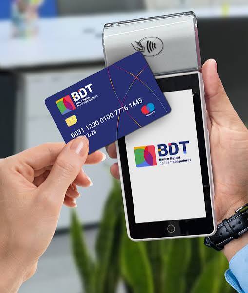 fevemaestros's tweet photo. 🚨 ¡OTRA VEZ EL @BDT_VE !  
Por 2da vez en quincena se cae la plataforma y deja a los maestros y trabajadores en la zozobra.

Las tarjetas de débito del mencionado banco tampoco pasan por los puntos de venta. 

¡Con el salario no se juega!
#Atención @delcyrodriguezv https://t.co/2VVWcxKufY