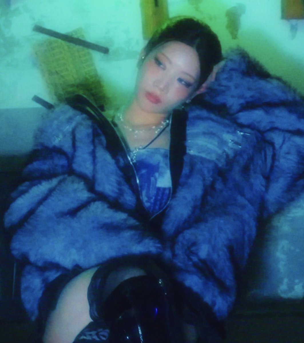 kim lip tweet media