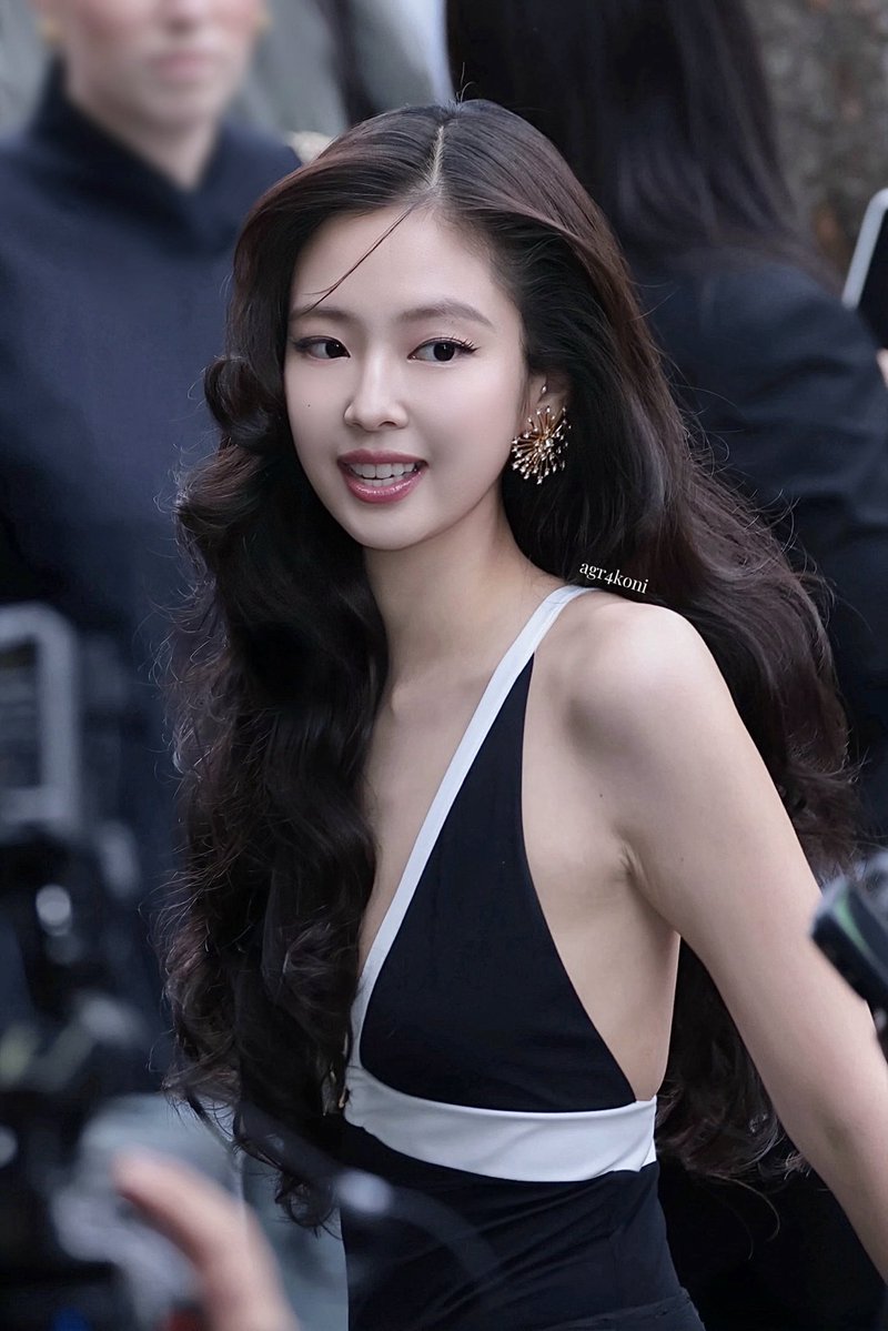 jennie pics tweet media