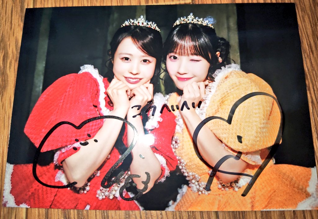 初めてのCUTIESTREETのサイン届いた✨️ 写真もほんまに可愛いー
