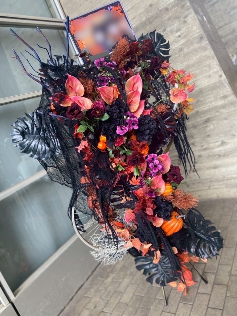romanzo_2nd's tweet photo. 6月26日(金)
BLACK ONE-MAN Painted P
こちらのオーダー受け付けております！

#ブラックスター #フラスタ #祝い花 https://t.co/Zbz5Bvi6tT