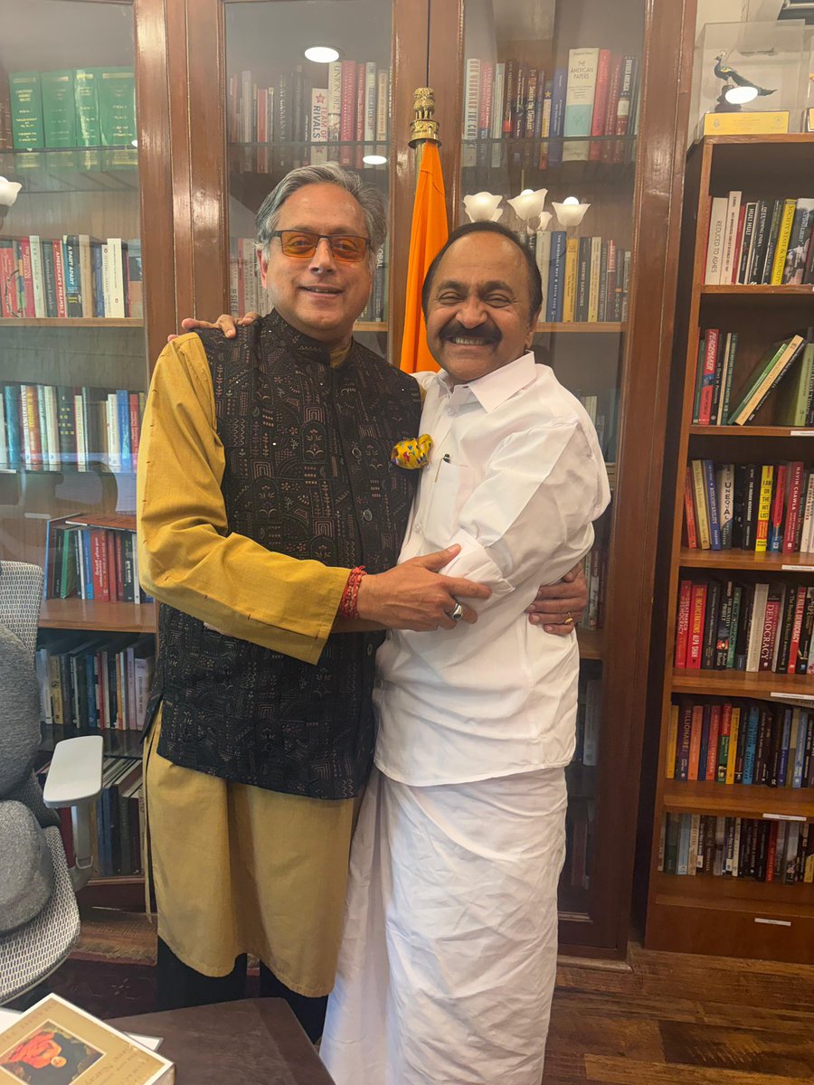 Shashi Tharoor tweet media