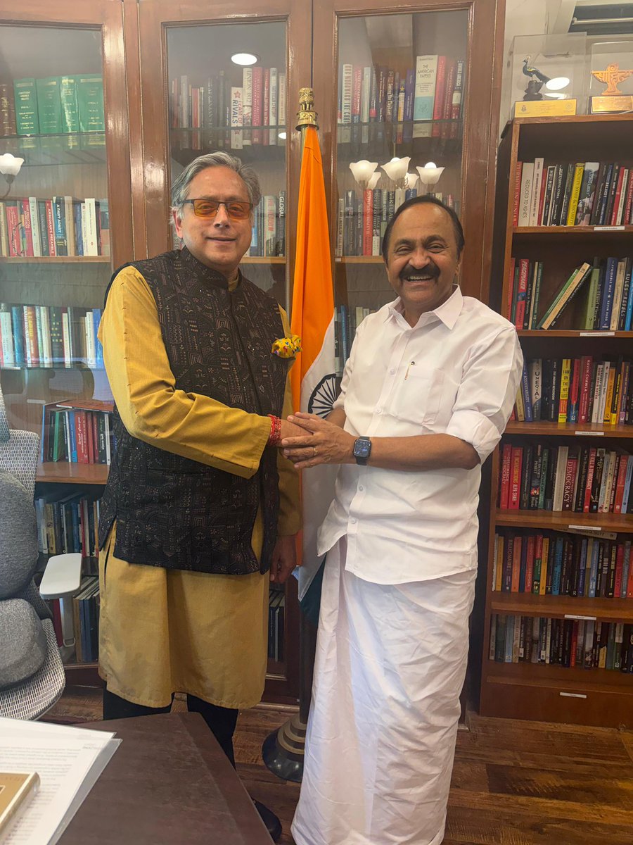 Shashi Tharoor tweet media