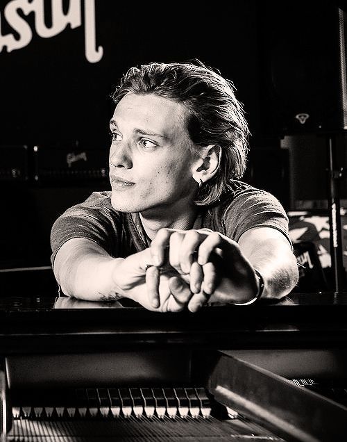 Daily Jamie bower🌼 tweet media