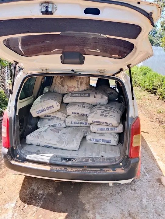Alfredkingleo's tweet photo. Today in RURII W 7 wangui Ngirici delivered her promise of 30 bags of Cement to complete a public sanitation block that the community was struggling with
#nowetwonaga
#commitedtochange https://t.co/DJfSRrB62q