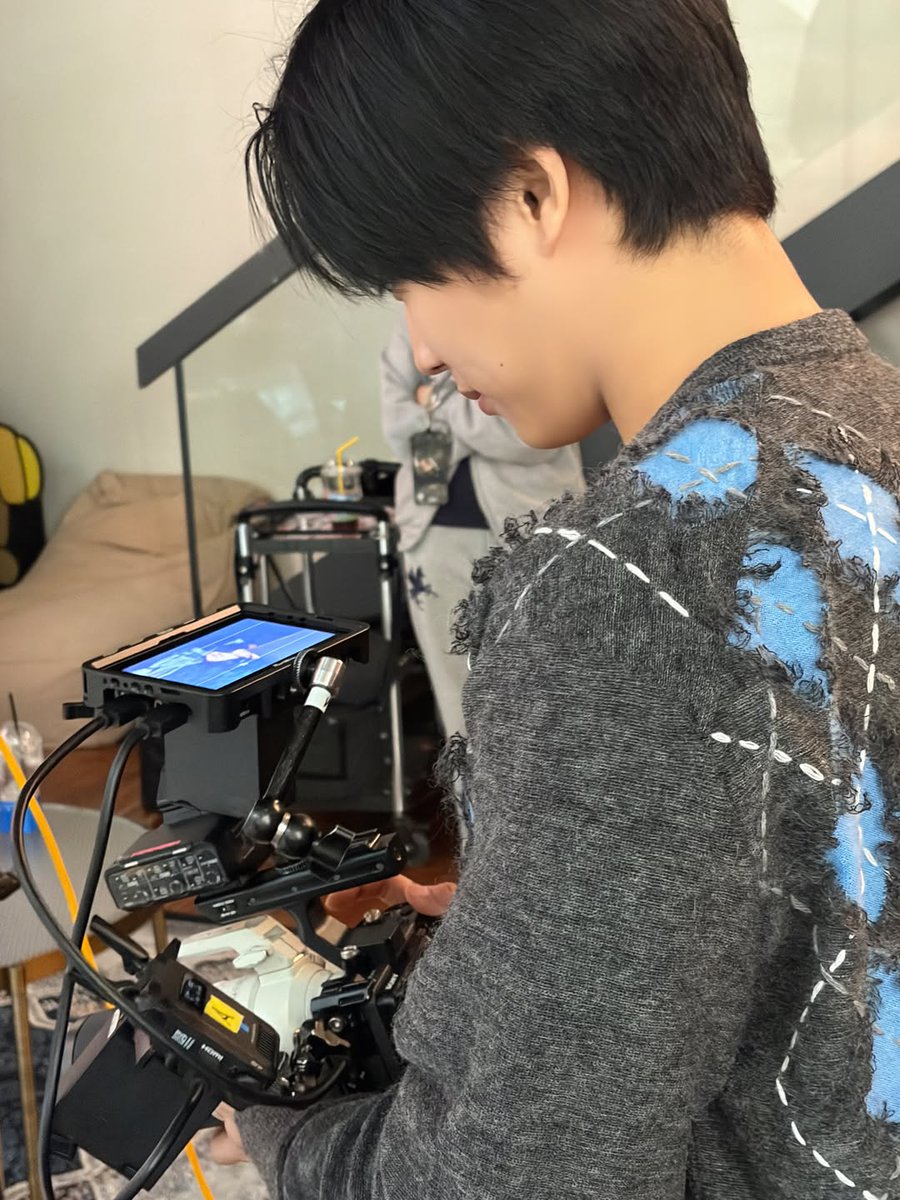 이스 tweet media