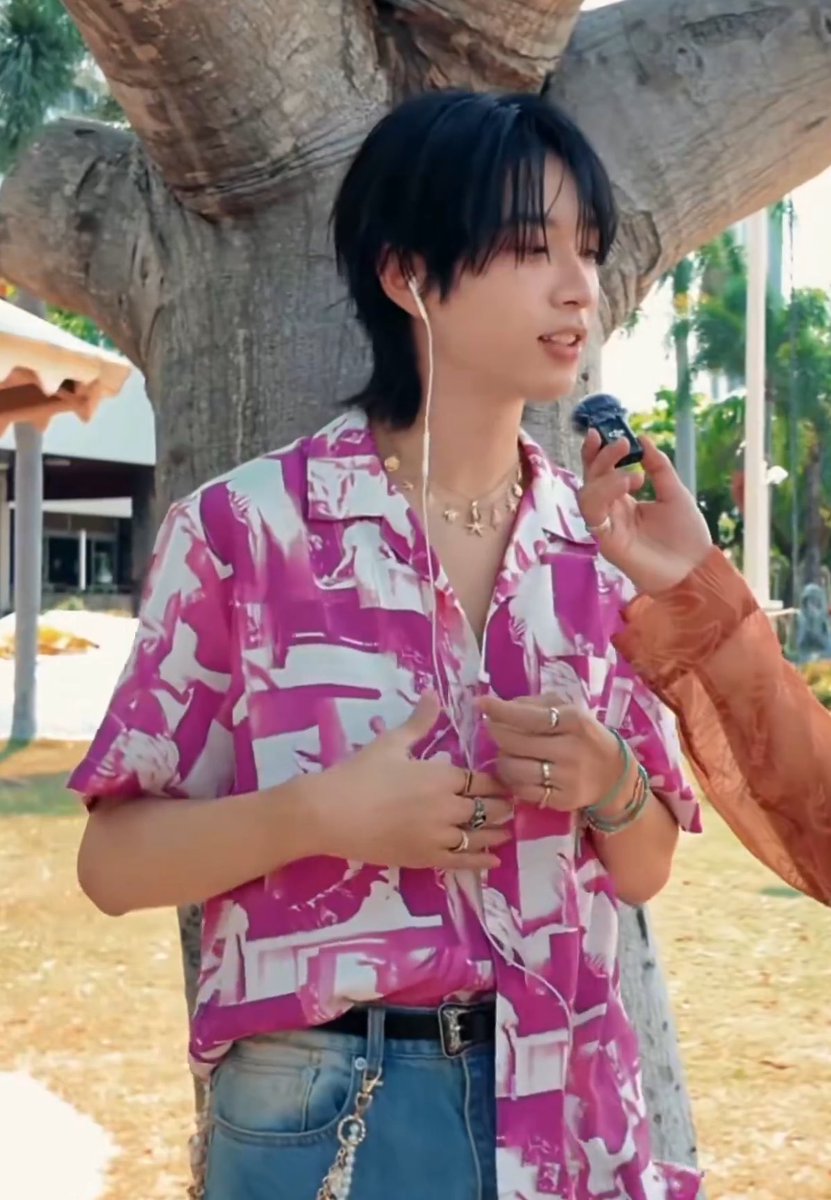 เบะเบะรอทหาร tweet media