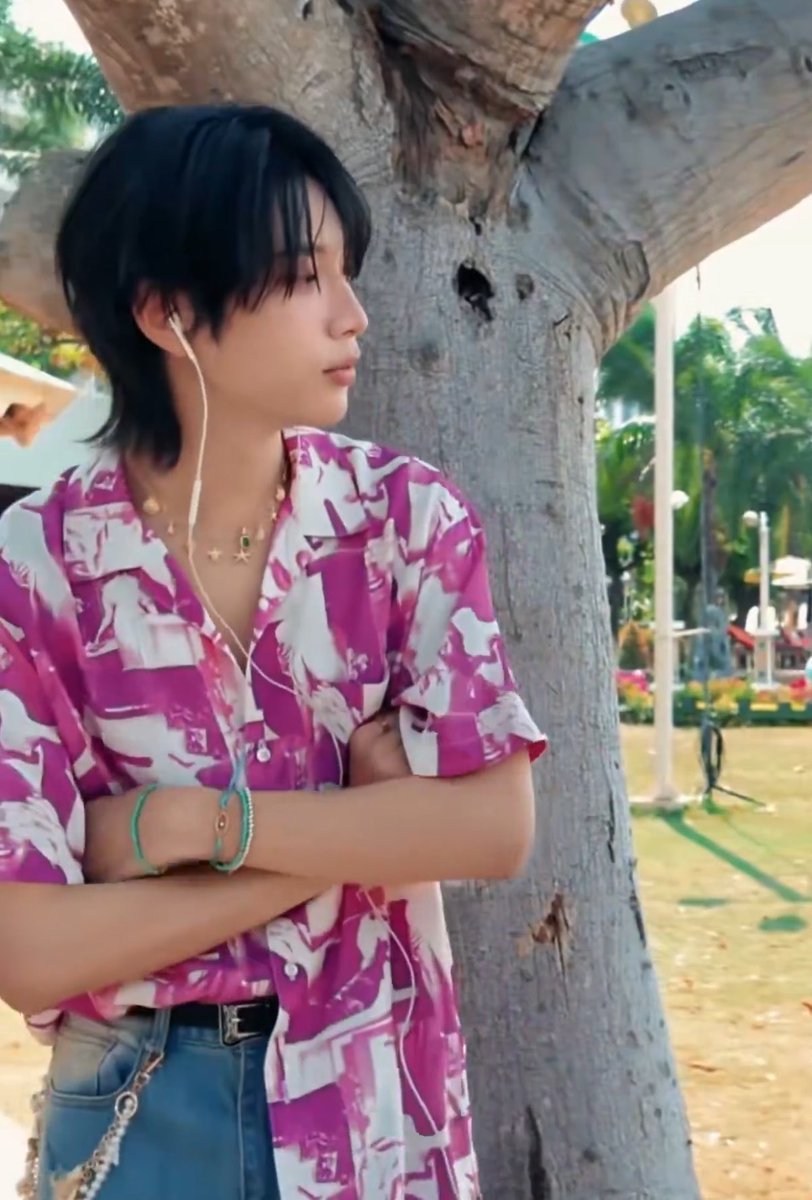 เบะเบะรอทหาร tweet media