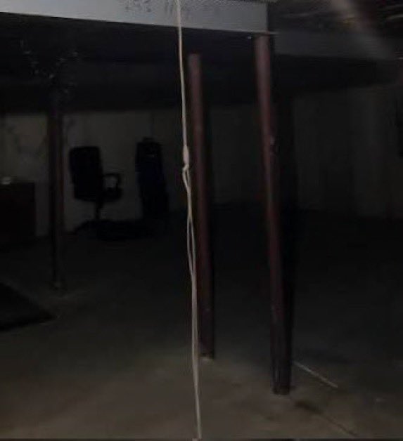 wolfhardcrave's tweet photo. Finn Wolfhard says he runs really fast to bed after turning all the lights off in his house

“I get scared sometimes” https://t.co/UkNeEDYqbP