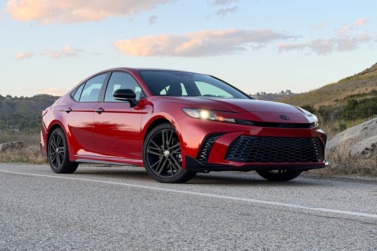 CarGurus's tweet photo. If you're looking for a dependable and safe midsize sedan, the 2026 Toyota Camry fits the bill. With a standard hybrid powertrain and a comfy ride, it’s perfect for those who value practicality over excitement. Our review: https://t.co/7G7uGecZ9l https://t.co/oxSz3k313v