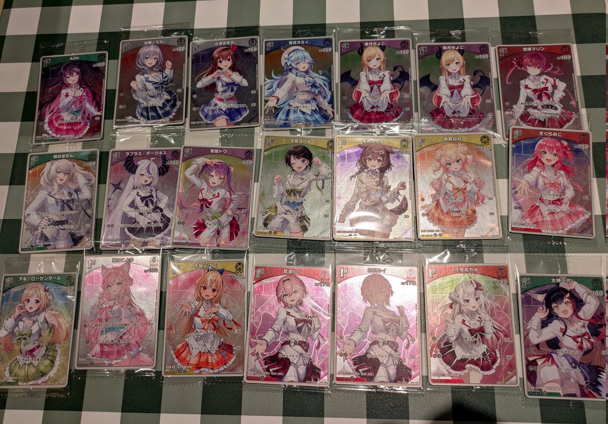 esetaris's tweet photo. ホロライブ　ツインウエハース　交換

譲→🍬、🛸💜、🚑、☃、⚒、🐻💿、💋、🏴‍☠️、♌、👾、🥐、🍑🥟、🌸、🍎、🧪、🔥、🥀、😈、🌲

求→🏮、👯‍♀️、🌽

🏮は、🍎と🔥と🥀との交換のみ https://t.co/byA8KfcEVm