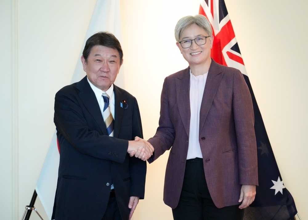 外務省 tweet media