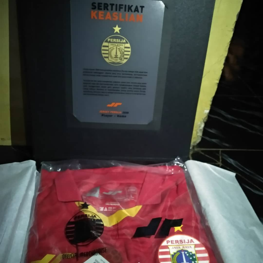 TMbadru_'s tweet photo. Bener! yang penting ORI walaupun tahun lama juga https://t.co/ZqlH8JsOw1