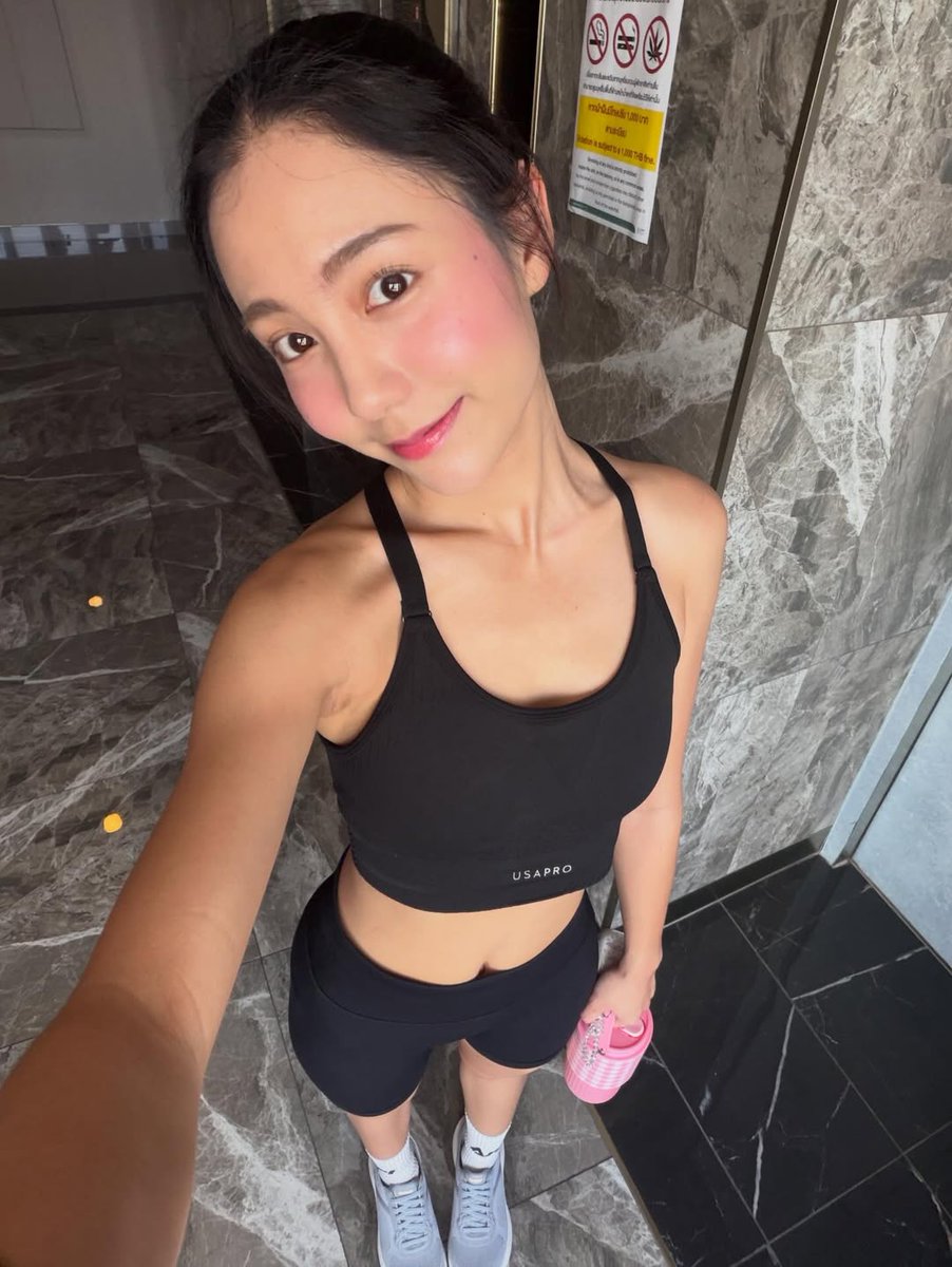 daddyjo666's tweet photo. Nama gadis Jawa petite ini Lisa. Dia adalah sosok yang smart dan ceria hingga bisa meraih beasiswa di luar negeri. Dia akan jadi tokoh utama novel terbaru saya. Kepada warga komunitas yang baik hati, yuk sumbang ide, apa yang akan terjadi pada Lisa?
#ceritaseks
#ceritadewasa https://t.co/8Ng0MN43b1