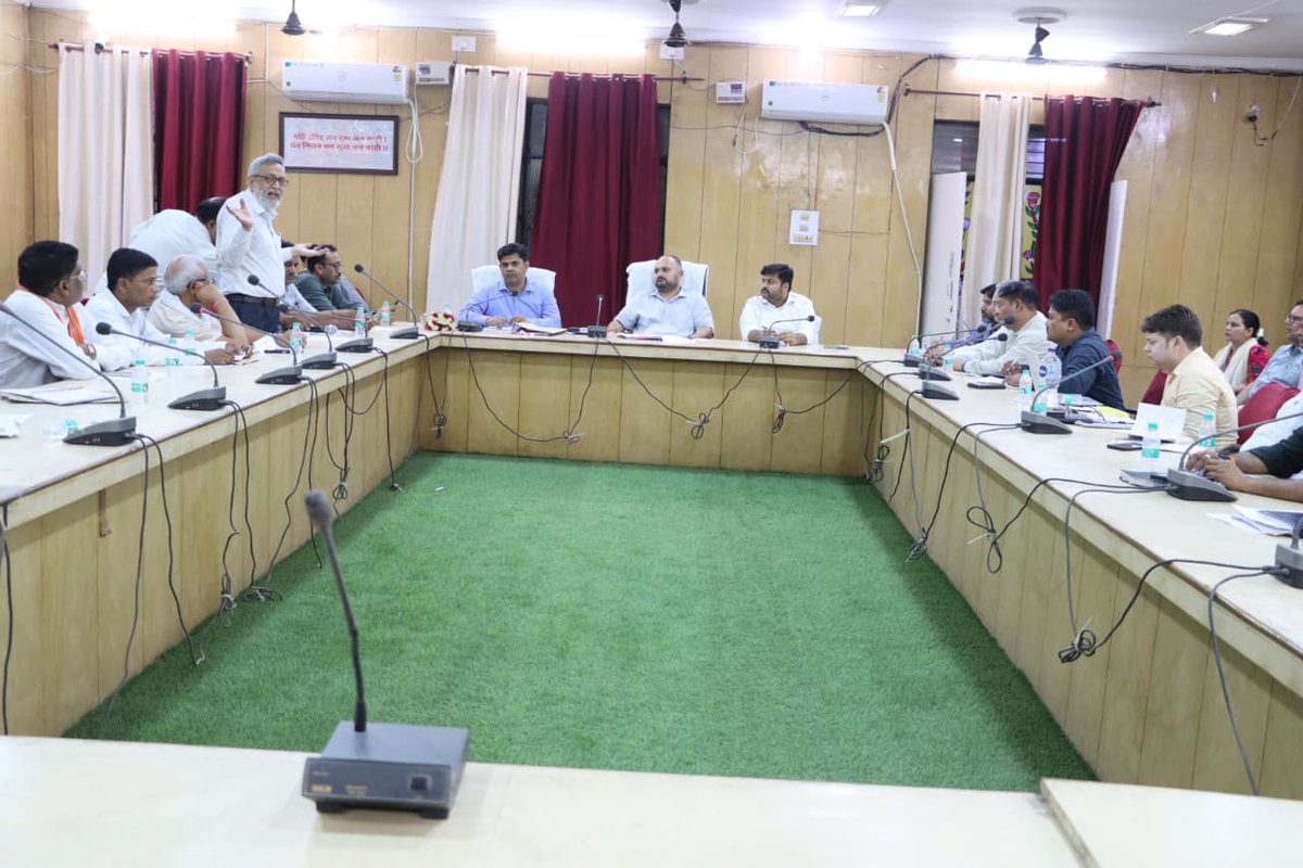 DM Pratapgarh tweet media
