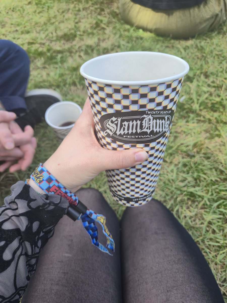 Cup_Kate_x's tweet photo. My favourite day of the year ✌️ Slam Dunk South https://t.co/0bJ2EZYmv0