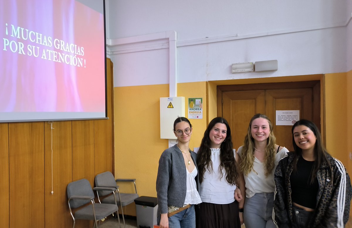 humanizAS_UVa's tweet photo. Enhorabuena a los estudiantes de 1º de Nutrición Humana y Dietética. Excelentes presentaciones de "Entrevista a un Profesional" 👏 ¡Seguid así! 📷 #humanizAS #humanización #atenciónsanitaria #estudiantesdenutricion #dietistanutricionista #comunicaciónclínica #uva https://t.co/OCuyNSDwlP