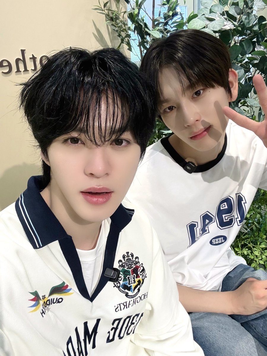 the_EPEX's tweet photo. [🎁]
꿈친구 속 아민이랑 백승이 눈에서 꿀이 뚝뚝 🍯
둘의 다정한 모습에 마음까지 따스워짐💖

#EPEX #이펙스 #AMIN #아민 #BAEKSEUNG #백승 #꿈친구 https://t.co/IYyY7B9YM2