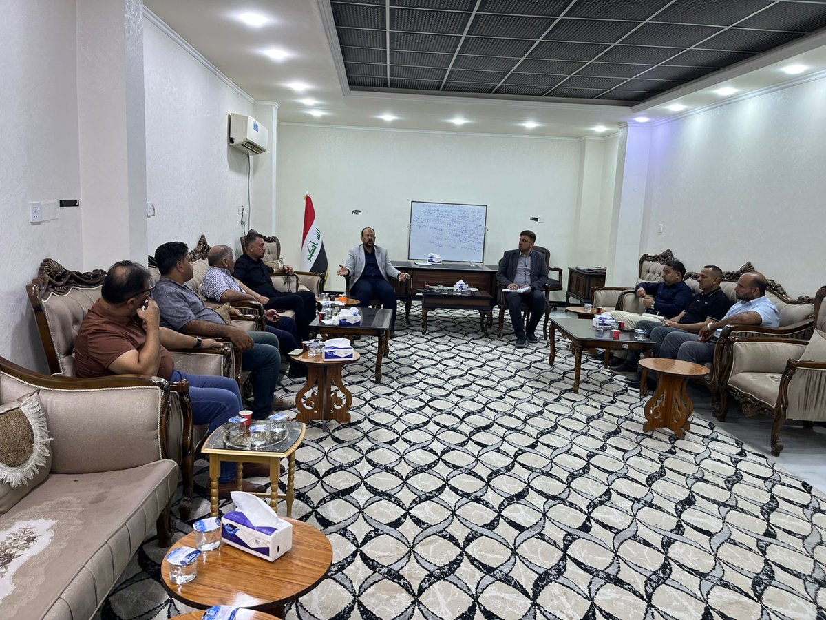 AhlAlhaqIraq's tweet photo. عُقد الاجتماع الدوري لتجمع تربويي محافظة بابل بحضور مسؤول التنظيم السياسي د. محمد الشمري، لمناقشة آليات العمل والاستقطاب والاهتمام بشؤون الأعضاء، ووضع رؤية تسهم في تعزيز عمل التجمع وتفعيل دوره، إضافة إلى متابعة إصدار هويات النقابة للأعضاء.
د. مازن كريم كاظم
مسؤول التجمع التربوي https://t.co/9bVR9vwAhQ