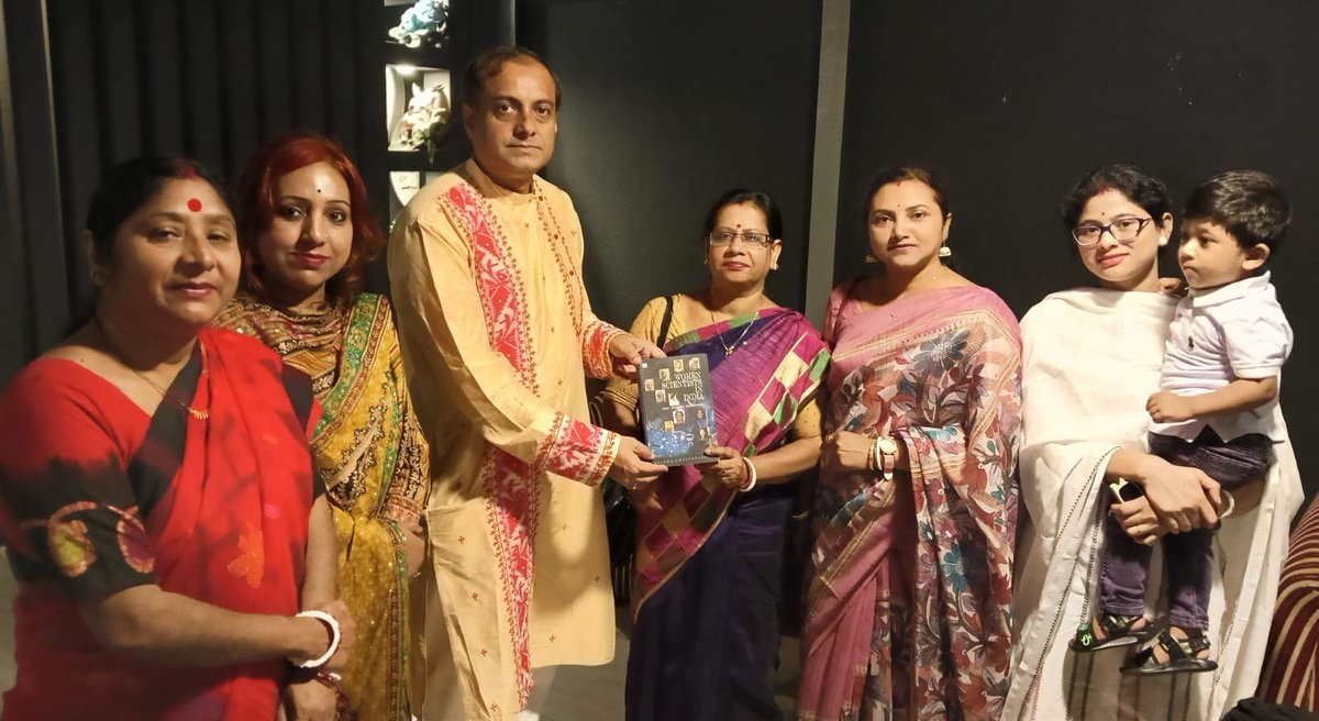 ahcisylhet's tweet photo. AHC Shri Aniruddha held an interactive session with a group of cultural personalities from Moulvibazar during his visit to the district and expressed his appreciation for their rich cultural heritage. 1/2

@MEAIndia
@ihcdhaka https://t.co/gXS3SZIre8