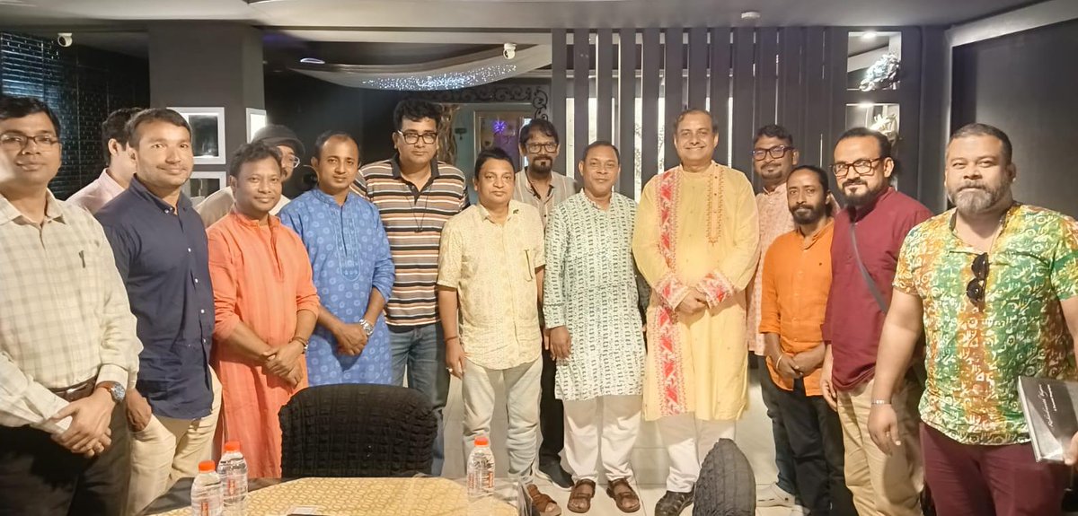 ahcisylhet's tweet photo. AHC Shri Aniruddha held an interactive session with a group of cultural personalities from Moulvibazar during his visit to the district and expressed his appreciation for their rich cultural heritage. 1/2

@MEAIndia
@ihcdhaka https://t.co/gXS3SZIre8
