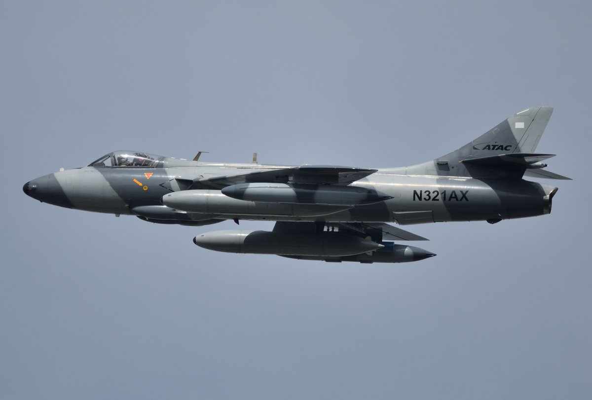 tomcat_alte's tweet photo. 本日の厚木基地です。
P-8を狙って北側のいつもとは違う所で待機。と思ったら19で離陸😭
しかし今日は予想外の機体が撮れて良かったです😃
まずはホーカーハンター!いきなり爆音でビックリ!😅
そして久しぶりにアイボリーが!😃
結果、良かったのかな?😅
#厚木基地
#ATAC
#HawkerHunter
#Mk58
#US2 https://t.co/Bp5Ha2XSz9