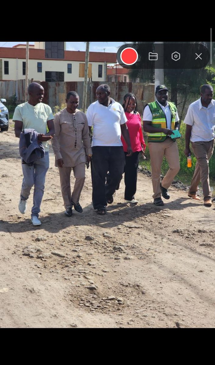 MRDResidentSyok's tweet photo. 21.05.2026 MRD participated in a stakeholder consultation meeting organised by @KURA on the state of Syokimau and Katani roads.
MRD is most populous road after Katani holding Chiefs office, Police post, Level 4 hospital and poor road access affects liveability.
#MRD #Syokimau https://t.co/Gg1xbXIKQ2