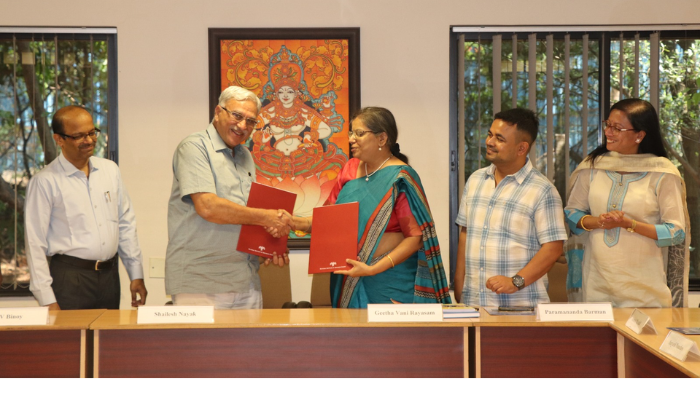 ScienceReporte1's tweet photo. @CSIR_NIScPR  and @NIAS_India  Sign MoU  

Dr GV Rayasam, Director, NIScPR, highlighted the importance of inclusive science communication, tailored audience content, and engaging technology, while stressing ethical AI use.

@GVRayasam @CSIR_IND  

Read👇 https://t.co/yGacHT8Z4W https://t.co/0LU2zxFEfU