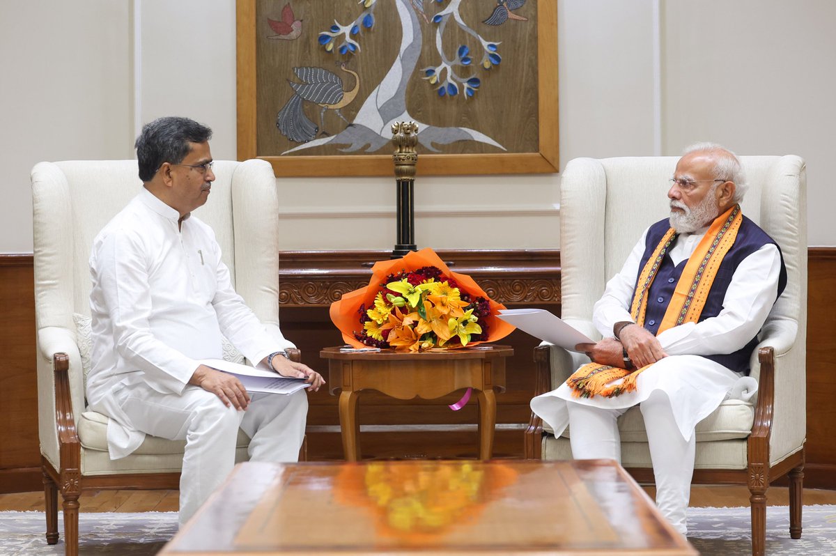 PMO India tweet media