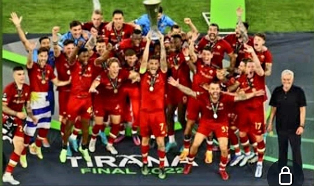 Fabius40884986's tweet photo. A te che hai tagliato la foto escludendo il vero artefice di questa coppa
Dico proprio a te,sei un PORACCIO
La AS ROMA SIAMO SOLO NOI https://t.co/BTEJmdzxeP