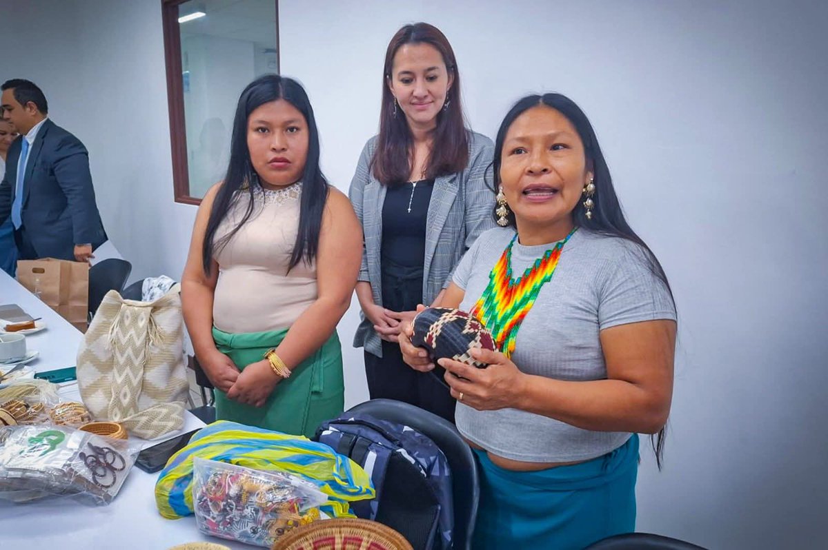 Embajada de Colombia en El Salvador tweet media