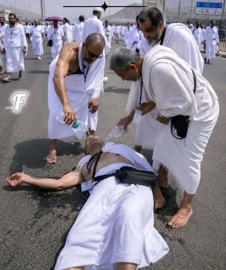 Ustazsufee_1's tweet photo. Allahu Akbar.

Due to the intense heat, scorching sun, and exhaustion, a pilgrim collapsed in the Holy Land.

Fellow pilgrims gathered around him, pouring cold water on him in hopes that he would regain consciousness.

May Allah grant him good health and accept his worship. https://t.co/uX6N6Mwtb4