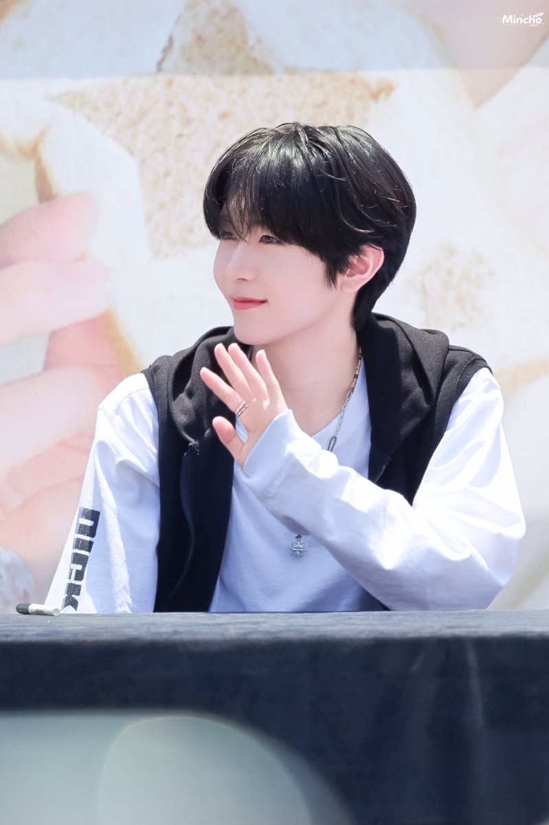 ryosideprofile's tweet photo. #RYO #료 #リョウ https://t.co/3fil1KNSLJ