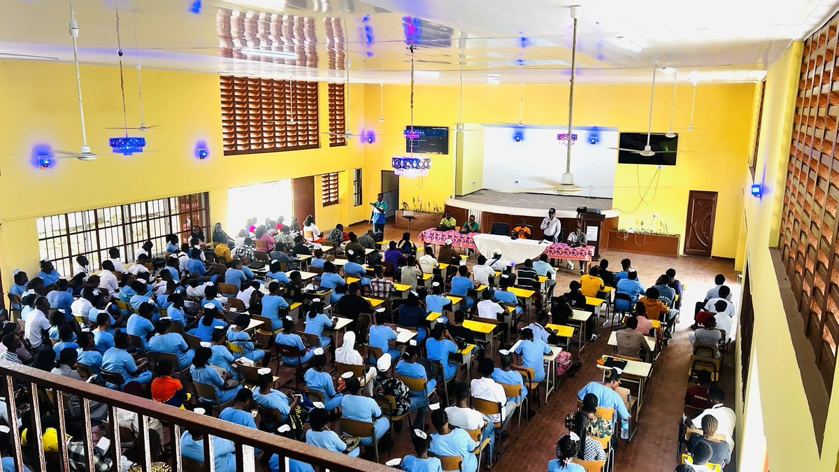 nys_sl's tweet photo. *** 26/5/2026 Highlight***
📍 Today’s Spotlight from the National Youth Service (NYS)🇸🇱

ED Onanah Jalloh.   and his team engaged cross section of final year students of EBK Makeni Campus  as part of our ongoing nationwide campus sensitization drive.
🌐https://t.co/1zsqDxz6vU🇸🇱 https://t.co/Jwqk73fZQ2