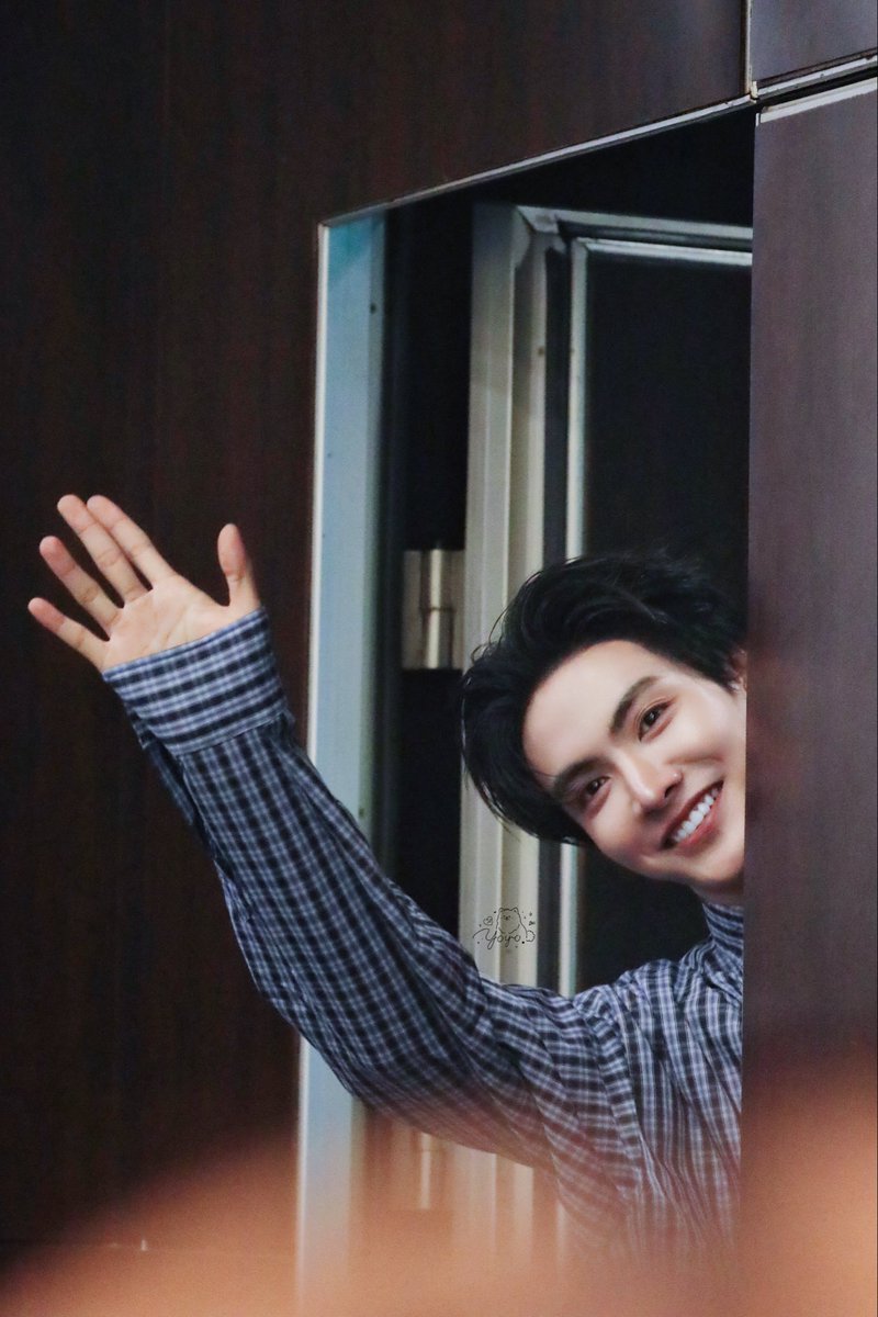 YoyokiHan's tweet photo. 👋🏻👋🏻👋🏻

JOONGDUNK FS EYESONYOU  
#JoongDunkFansign
#EYESONYOUxJoongDunk 
@ChenRcj #จุงอาเชน #JoongArchen https://t.co/S8akXhmEPA