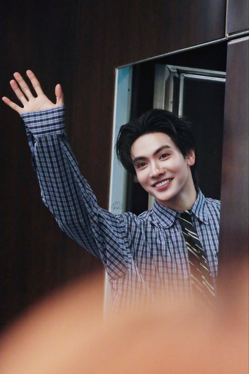 YoyokiHan's tweet photo. 👋🏻👋🏻👋🏻

JOONGDUNK FS EYESONYOU  
#JoongDunkFansign
#EYESONYOUxJoongDunk 
@ChenRcj #จุงอาเชน #JoongArchen https://t.co/S8akXhmEPA