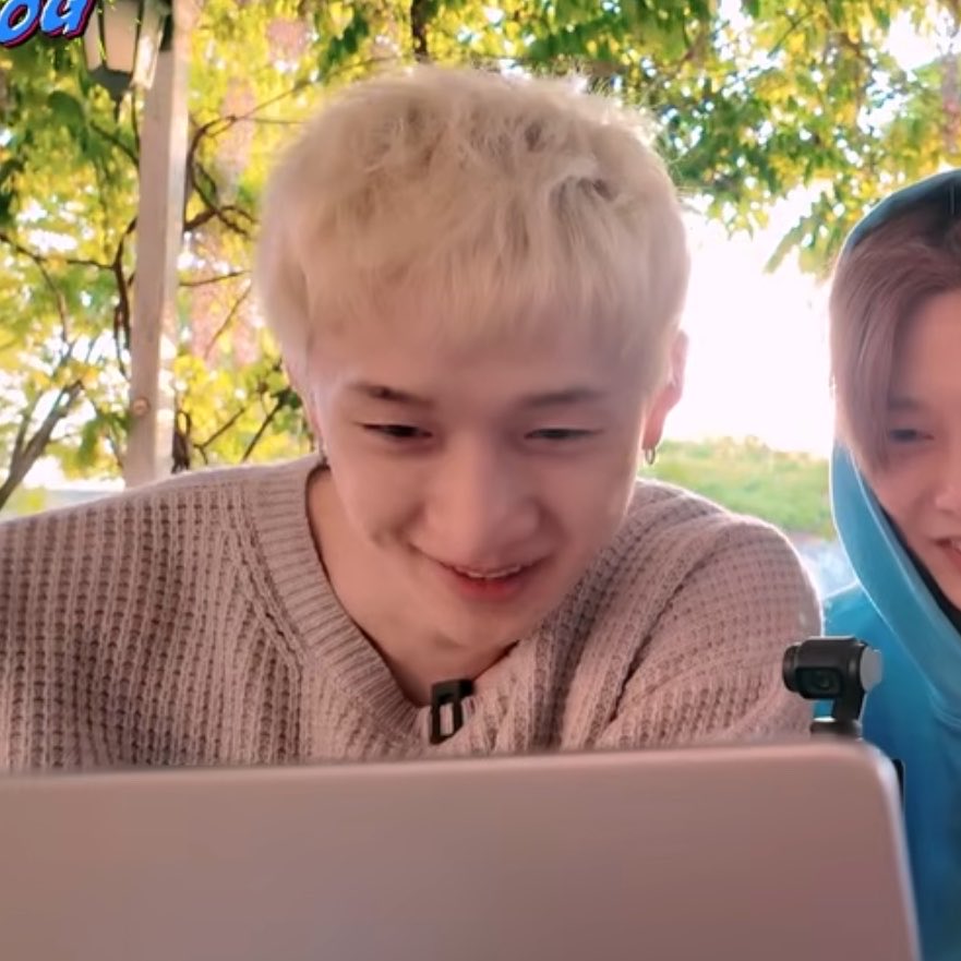 hourly bang chan tweet media