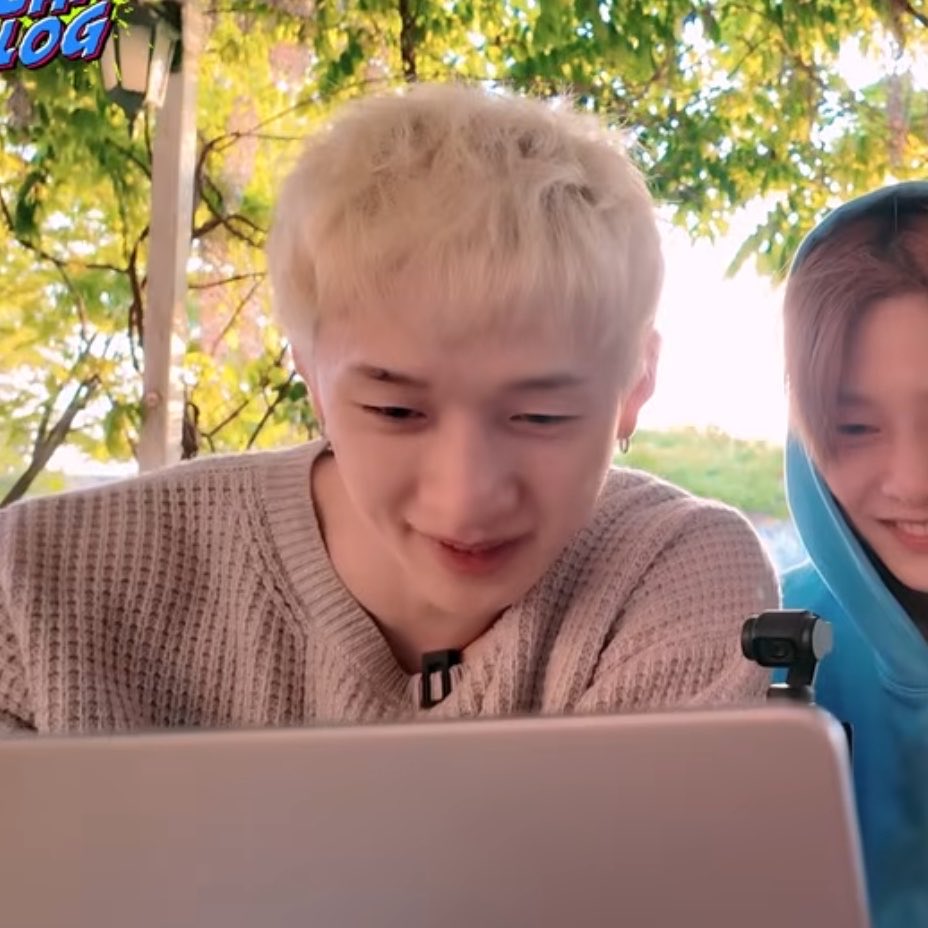 hourly bang chan tweet media