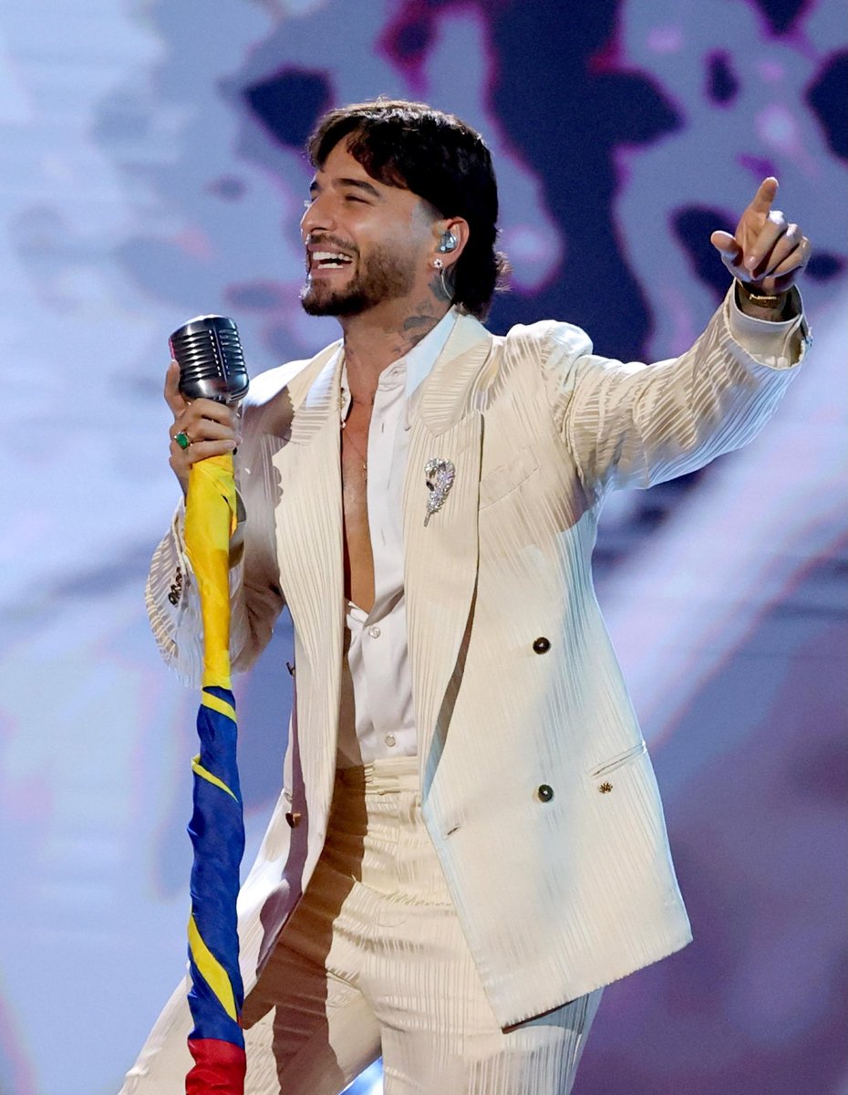 acervo maluma tweet media