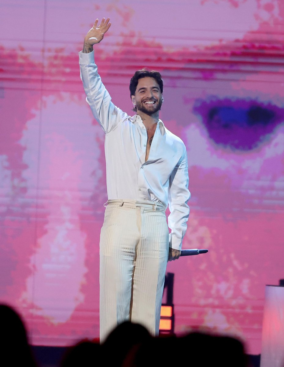 acervo maluma tweet media