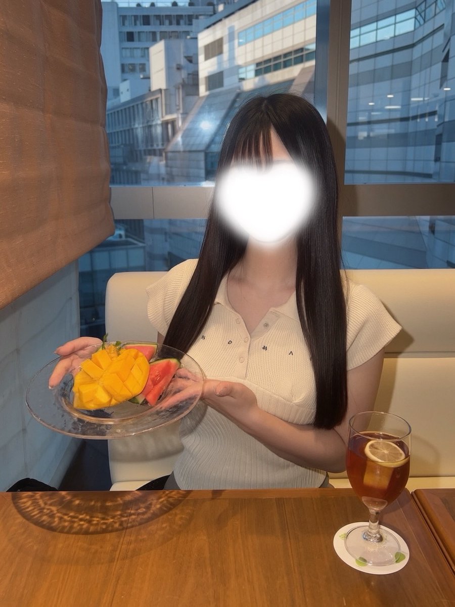 min_coco2's tweet photo. おいしいフルーツ🥭🍉🤍 https://t.co/5nbDTlSq9t