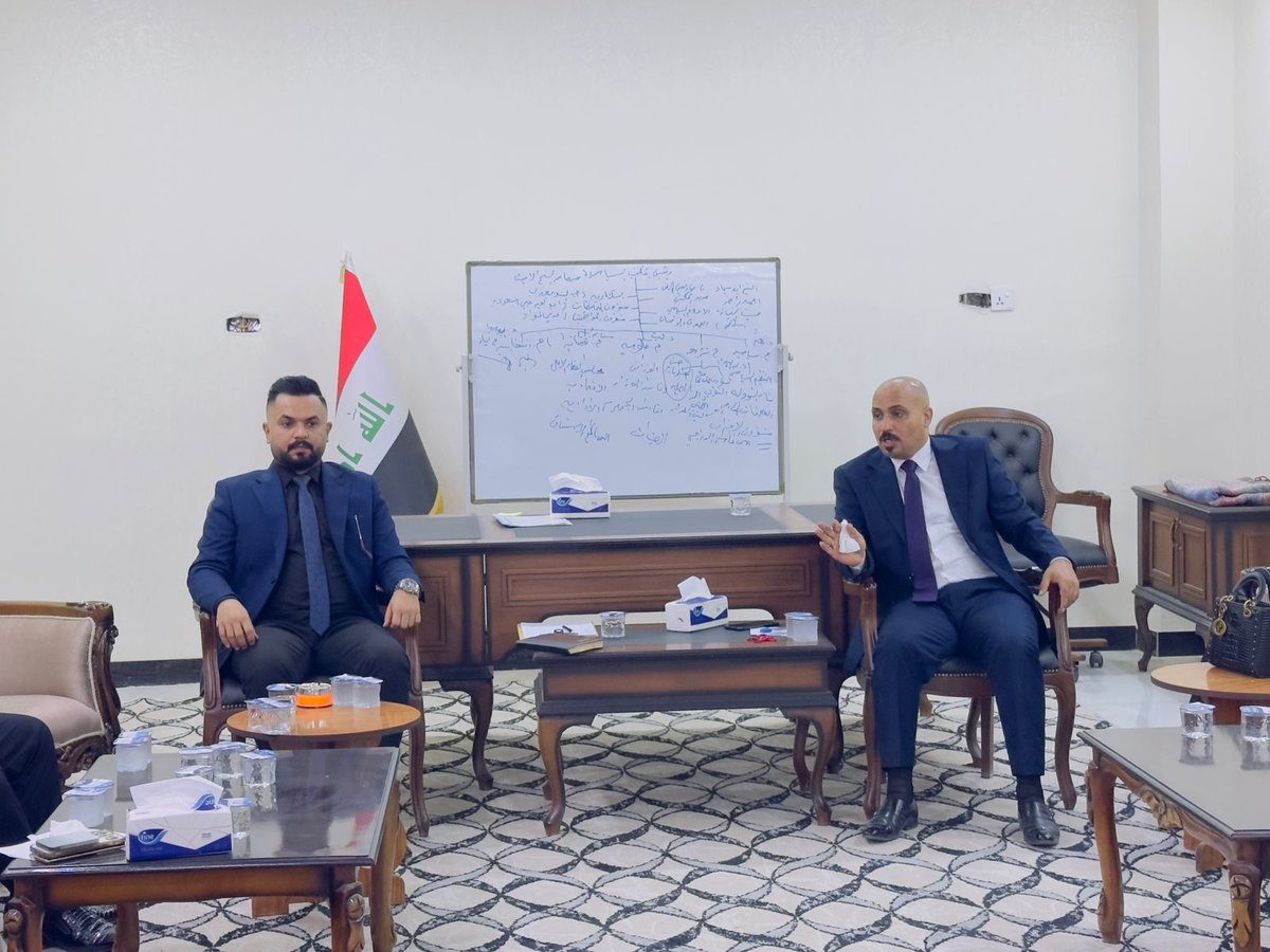 AhlAlhaqIraq's tweet photo. عُقد الاجتماع الدوري لتجمع القانونيين في محافظة بابل، وتمت مناقشة تطوير العمل القانوني والتنظيمي، وتعزيز التعاون، وتفعيل الدور القانوني، مع التأكيد على الحضور الفاعل والاستقطاب النوعي بما يسهم في تطوير الأداء.
د. قاسم الحجامي
مسؤول تجمع القانونيين – محافظة بابل https://t.co/31iU7kM2eU