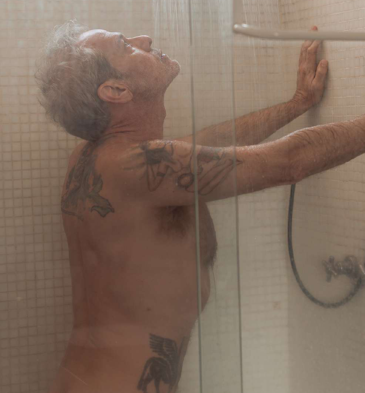 sitepopmais's tweet photo. Ator Nico Puig estrela ensaio nu para a revista Foto de Homem. https://t.co/Y3QluRIlEa