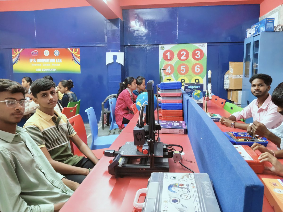 IPLabGirSomnath's tweet photo. #youngminds collegian visit to IP &amp; Innovation lab Gir-Somnath 
#Innovative Ideas💡 
#Creativity 
#Curiosity to learn 
#Stem knowledge 
#spacescience models
#Quantumscience Activity 
#3dTechnology 
#Travel with #ORBOOT
#solarsystem 
#IP session with #IpR
@dstGujarat
@InfoGujcost https://t.co/3i2JoeTYVc