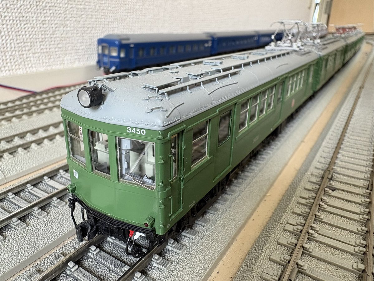 ndk2301's tweet photo. 電鉄急行様が発刊された東急3500形・3450形写真集が本日届きました。100ページを超えるボリュームは実に満足できる内容です。パラパラと一通り見ましたが、気が付けば２時間以上掛かりました。
3450形模型を走らせて、本の到着を心待ちにしてました。 https://t.co/z6HDGjB0Uq