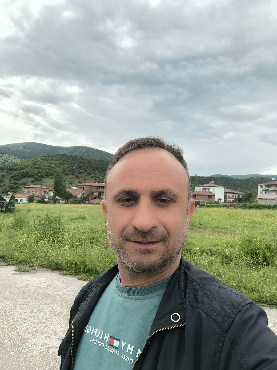 orhan_pat's tweet photo. Bir avuç dua, bir kucak sevgi, sıcak bir mesaj mesafeleri kapatır, gönülleri birleştirir. Kalbiniz nur, eviniz huzur dolsun. Kurban Bayramınız mübarek olsun! 
#HayırlıBayramlar 
#SelamVeDuaİle https://t.co/fthJwGRN26